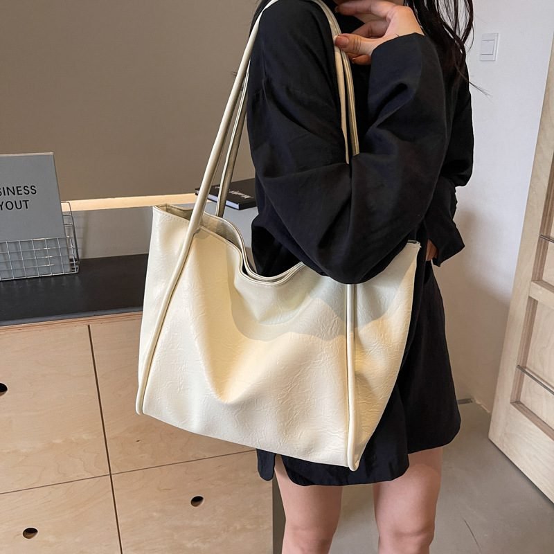 Stella Oversized Shoulder Bag - Image 2